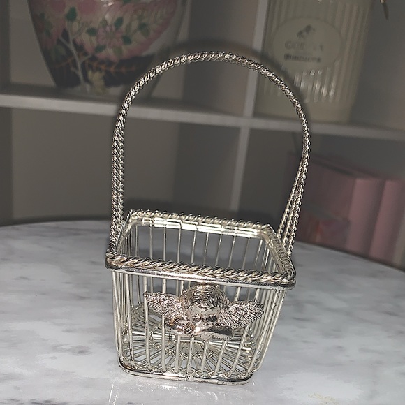 Art Rare Find Small Vintage Woven Metal Basket With Cherub And Handle